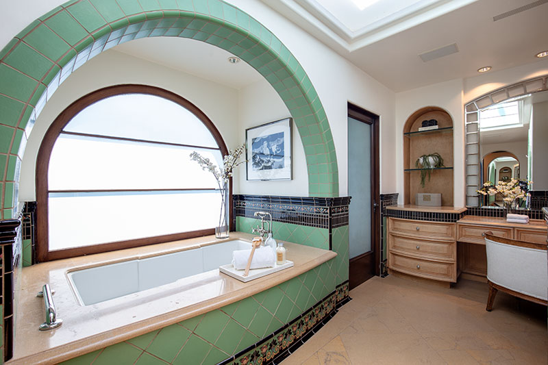 Walden Drive main bathroom 2